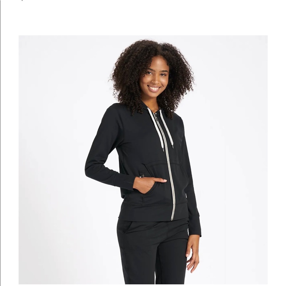 Vuori Performance Hoodie